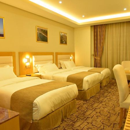 Muscat Plaza Hotel Bagian luar foto