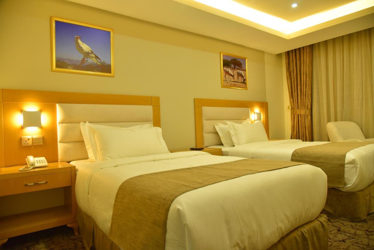 Muscat Plaza Hotel Bagian luar foto